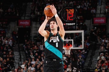 注册入口-官方：阿夫迪亚背伤复发，提前退出对阵热火的比赛