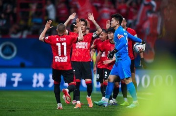 英超直播-【中超】兄弟德比不留情面！蓉城7胜1平领跑4比0浙江